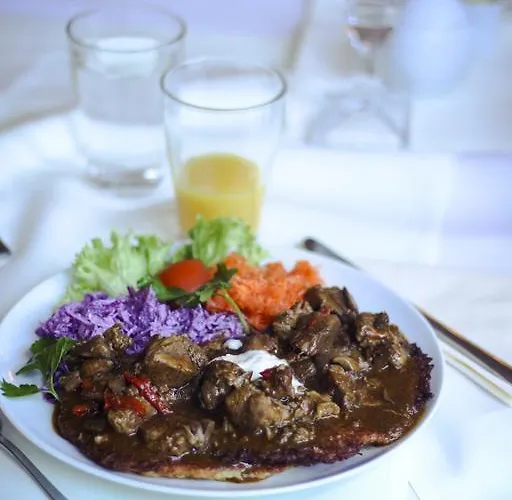 Lorien Guest house 4*